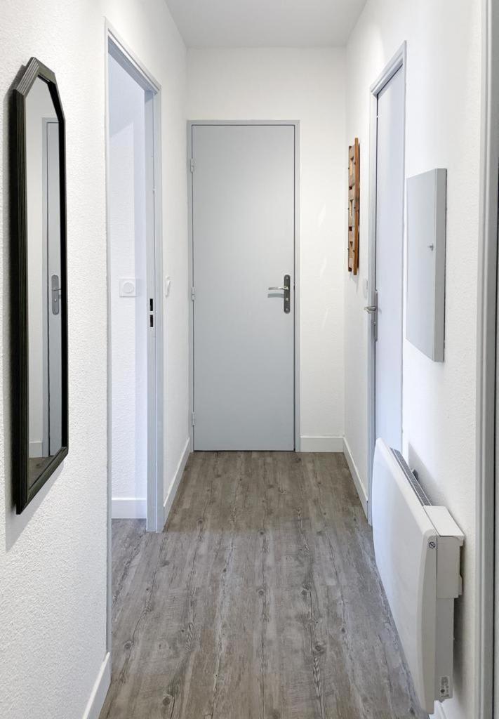 Appartement Deux Pièces En Plein Centre Cannes